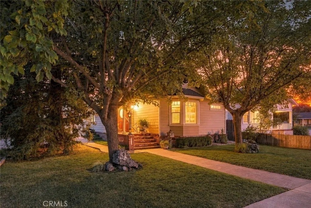 1935 Vine Street