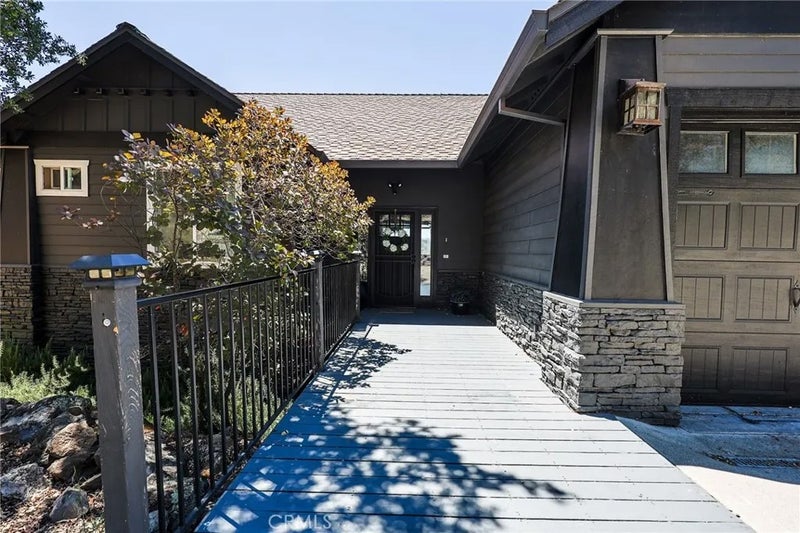17535 Meadow View