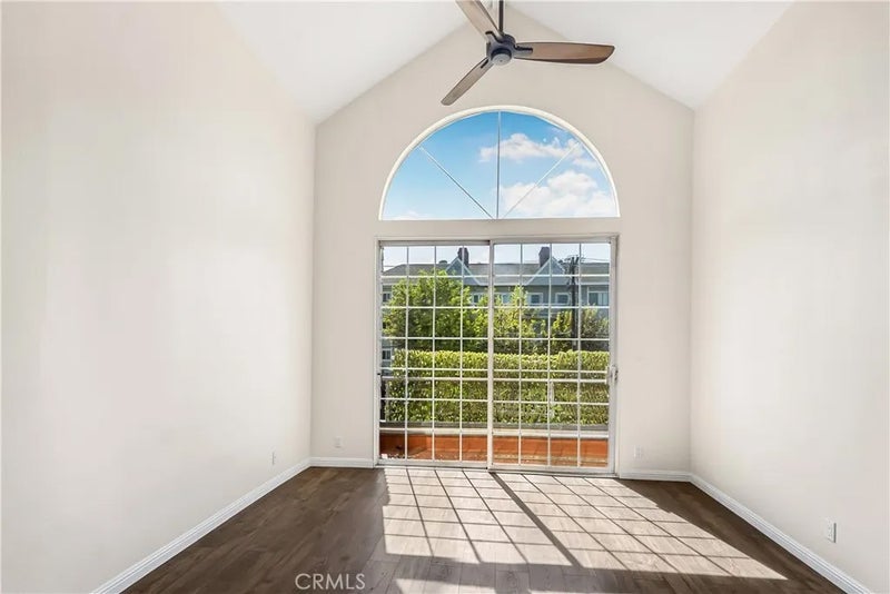 5620 Yolanda Avenue 214
