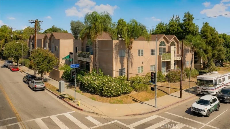 5620 Yolanda Avenue 214