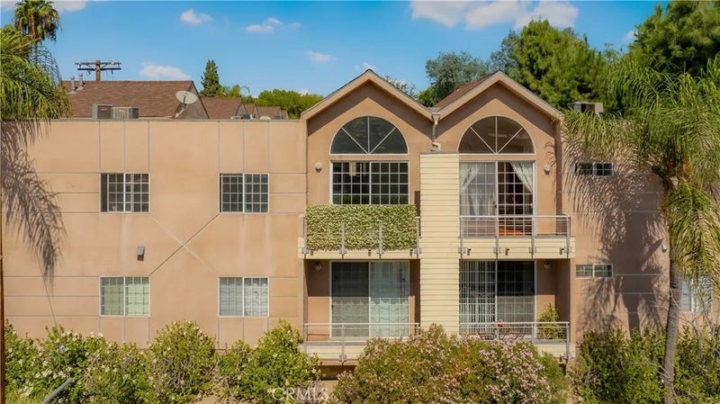 5620 Yolanda Avenue 214