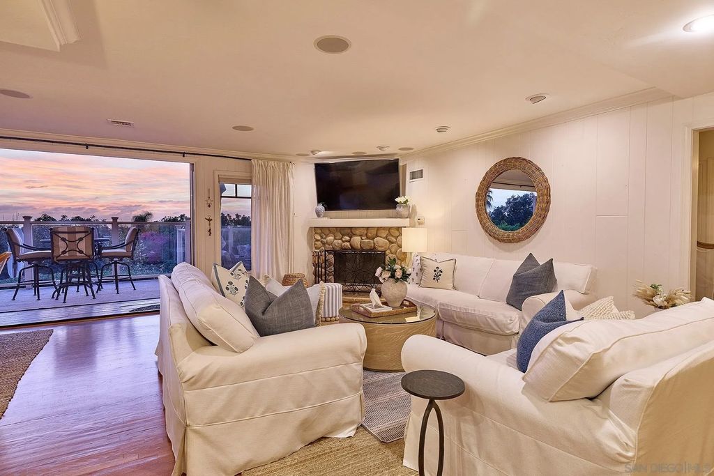 Photo of 743 Marsolan Ave, Solana Beach, CA 92075 (MLS # 260005382)