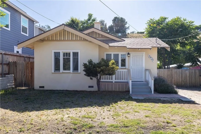 2925 Vine