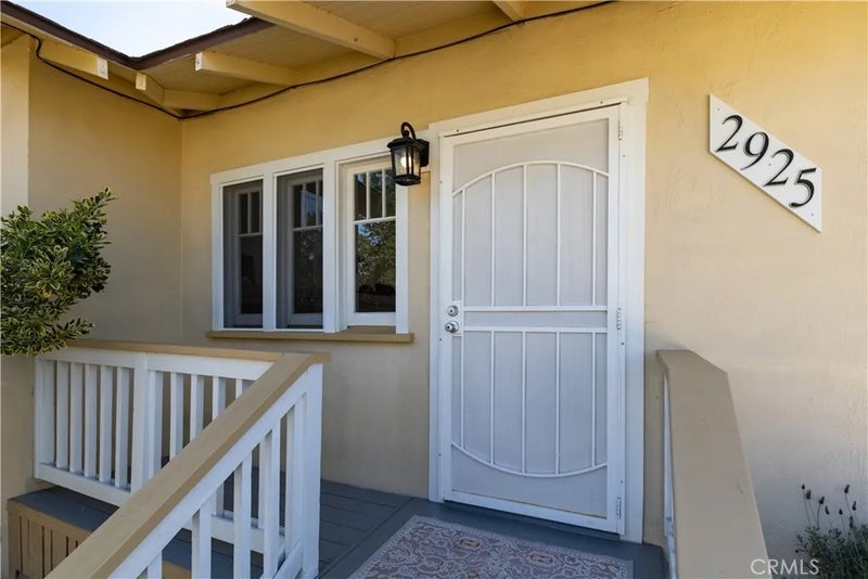 2925 Vine