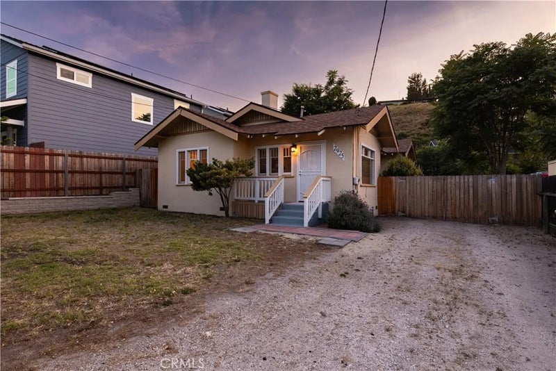 2925 Vine