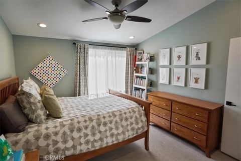 Tiny photo for 4426 W Kling Street, Burbank, CA 91505 (MLS # BB25239194)