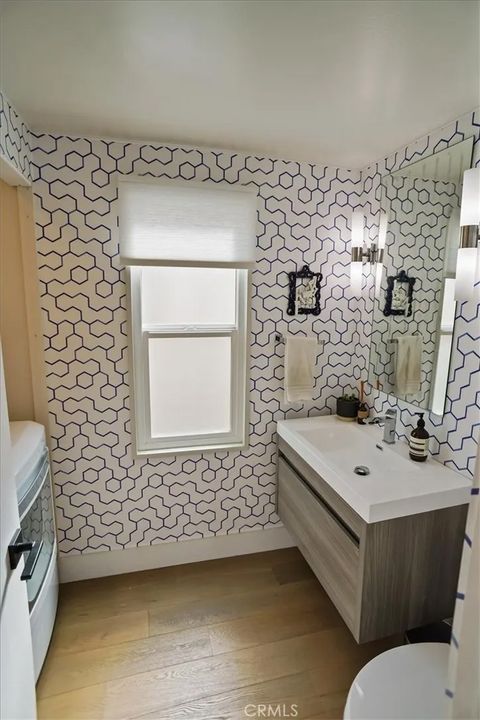 Tiny photo for 4426 W Kling Street, Burbank, CA 91505 (MLS # BB25239194)