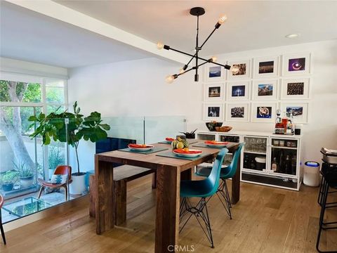 Tiny photo for 4426 W Kling Street, Burbank, CA 91505 (MLS # BB25239194)