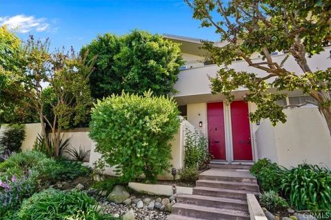 Tiny photo for 4426 W Kling Street, Burbank, CA 91505 (MLS # BB25239194)