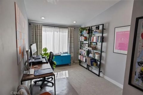 Tiny photo for 4426 W Kling Street, Burbank, CA 91505 (MLS # BB25239194)