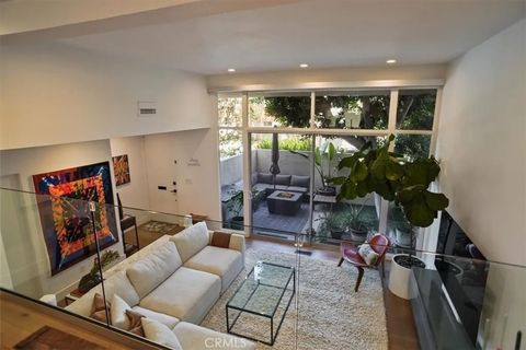 Tiny photo for 4426 W Kling Street, Burbank, CA 91505 (MLS # BB25239194)