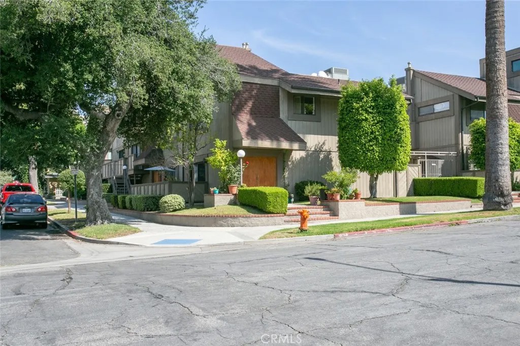 503 E Tujunga Avenue B