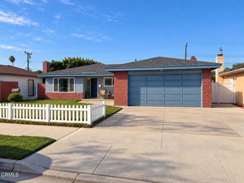 Photo of 2061 Barnett Street, Oxnard, CA 93033 (MLS # V1-39067)