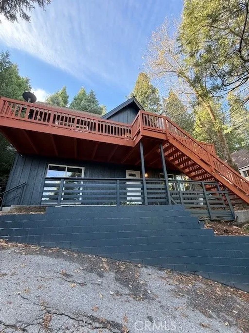 Photo of 286 Terrace Rd, Lake Arrowhead, CA 92352 (MLS # IG25267852)