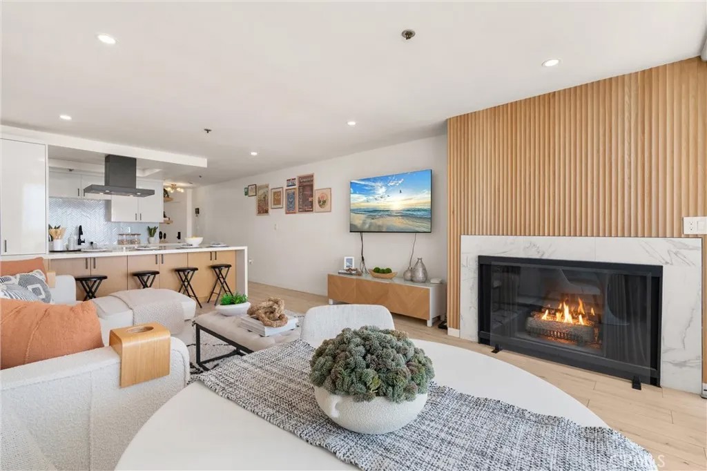 615 Esplanade 503