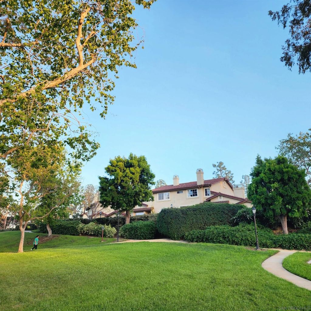 Photo of 4050 Porte de Palmas #26, San Diego, CA 92122 (MLS # 260006798)