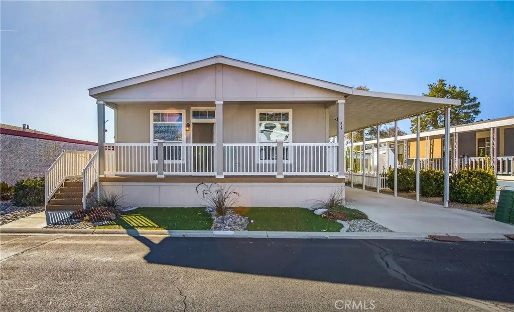 Photo of 1300 W Menlo Ave #94, Hemet, CA 92543 (MLS # SW26011766)