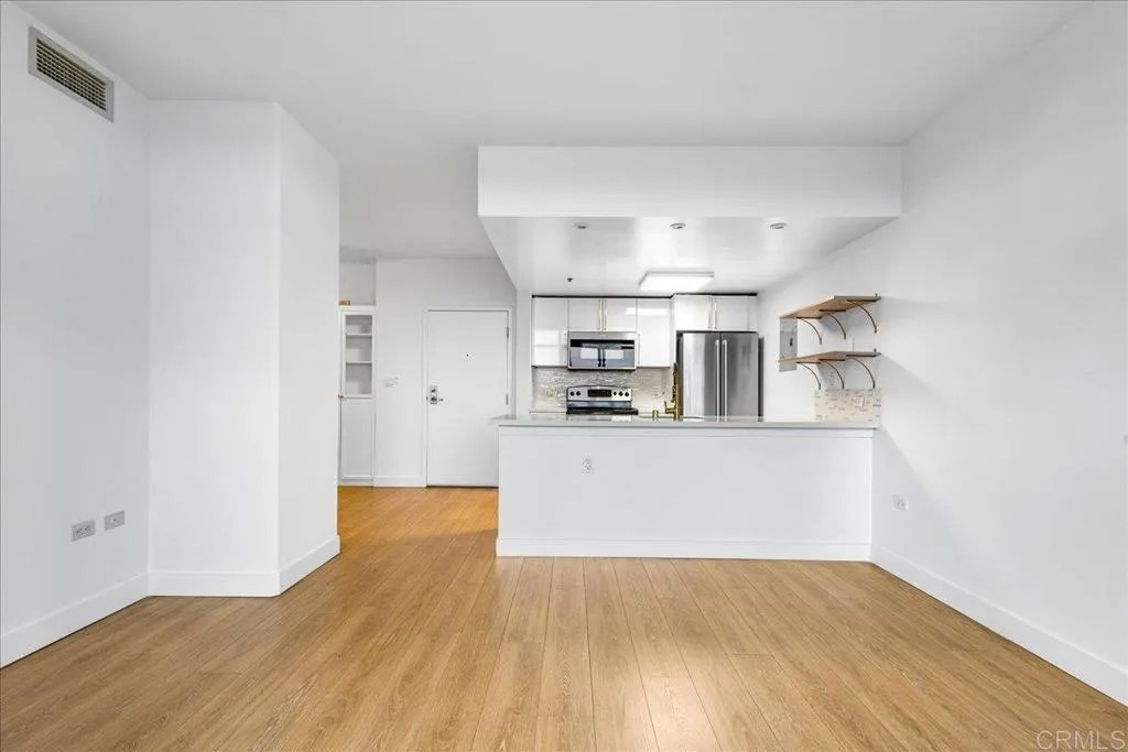 425 W BEECH Street 1457