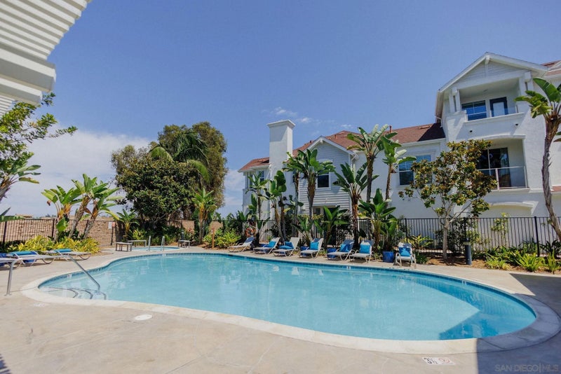 810 Harbor Cliff Way 230