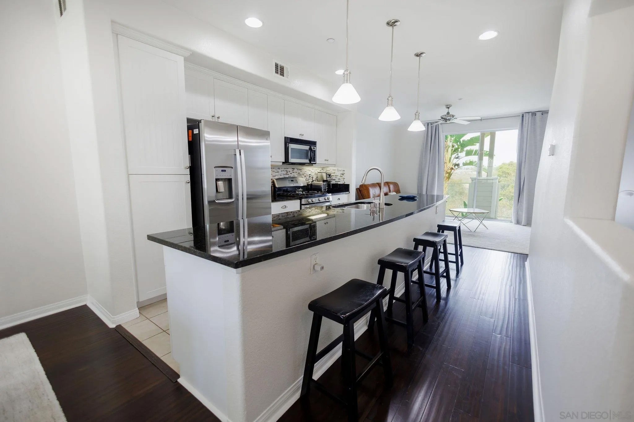 810 Harbor Cliff Way 230