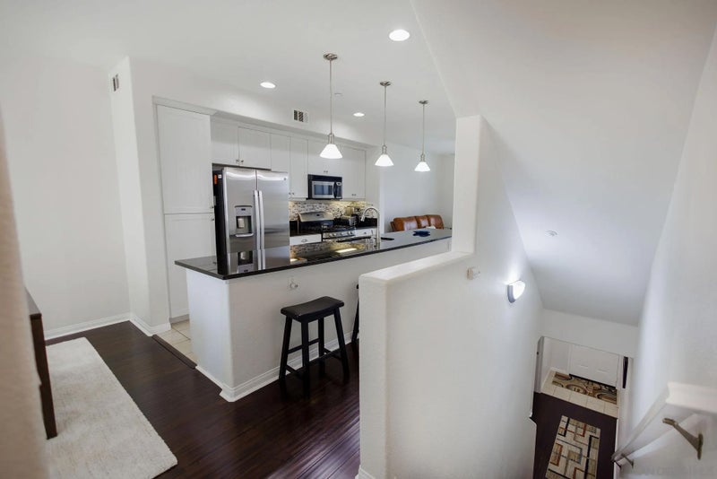 810 Harbor Cliff Way 230