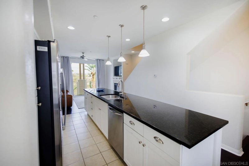 810 Harbor Cliff Way 230