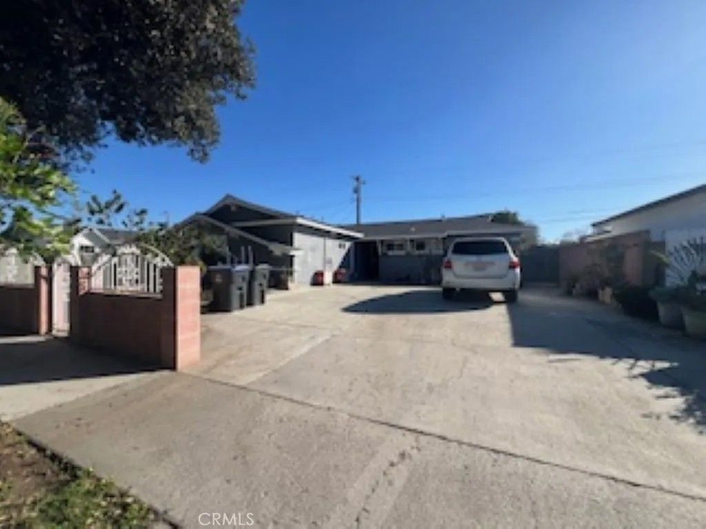 Photo of 2426 W Saint Gertrude Pl, Santa Ana, CA 92704 (MLS # SB26034693)