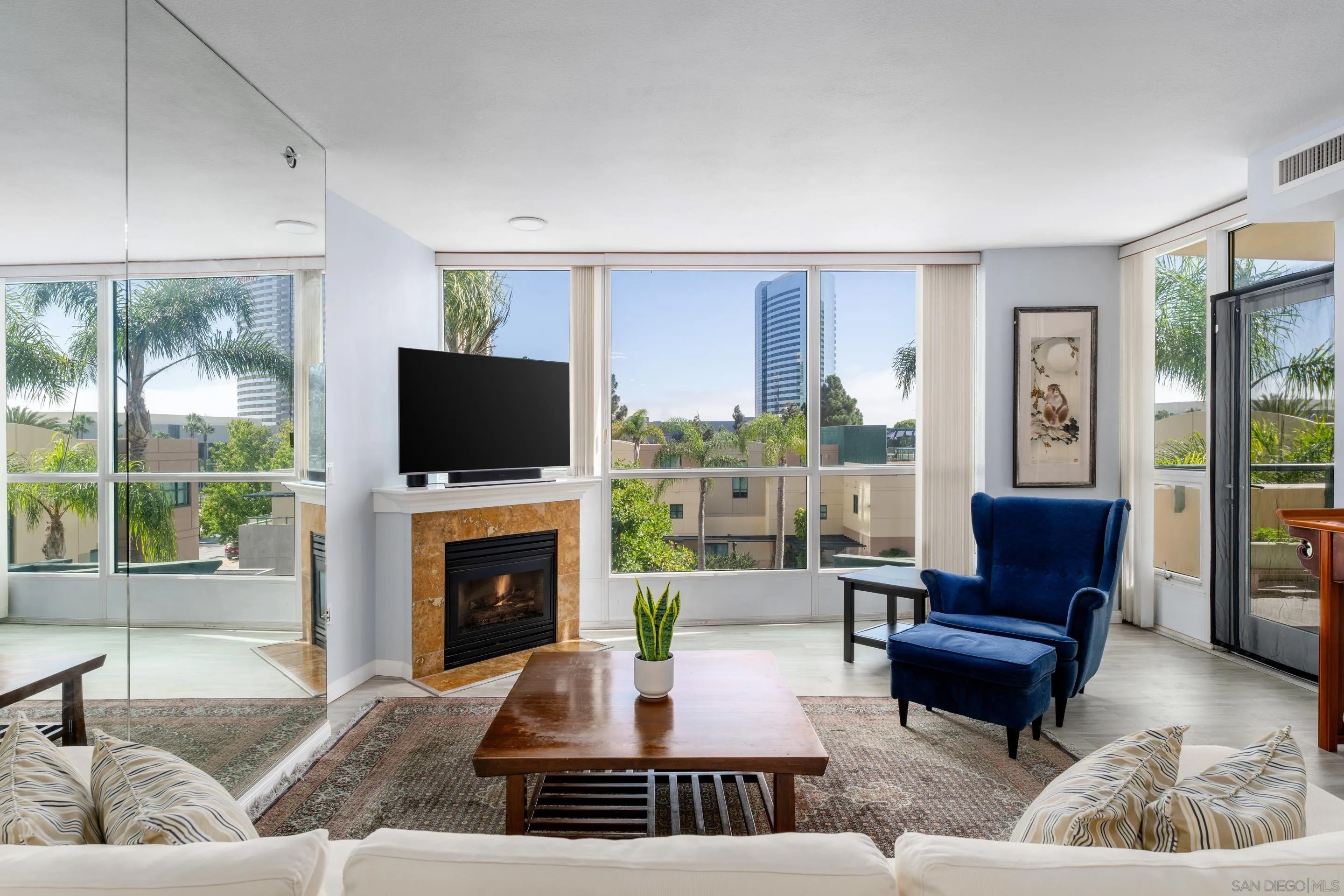 555 Front St 303