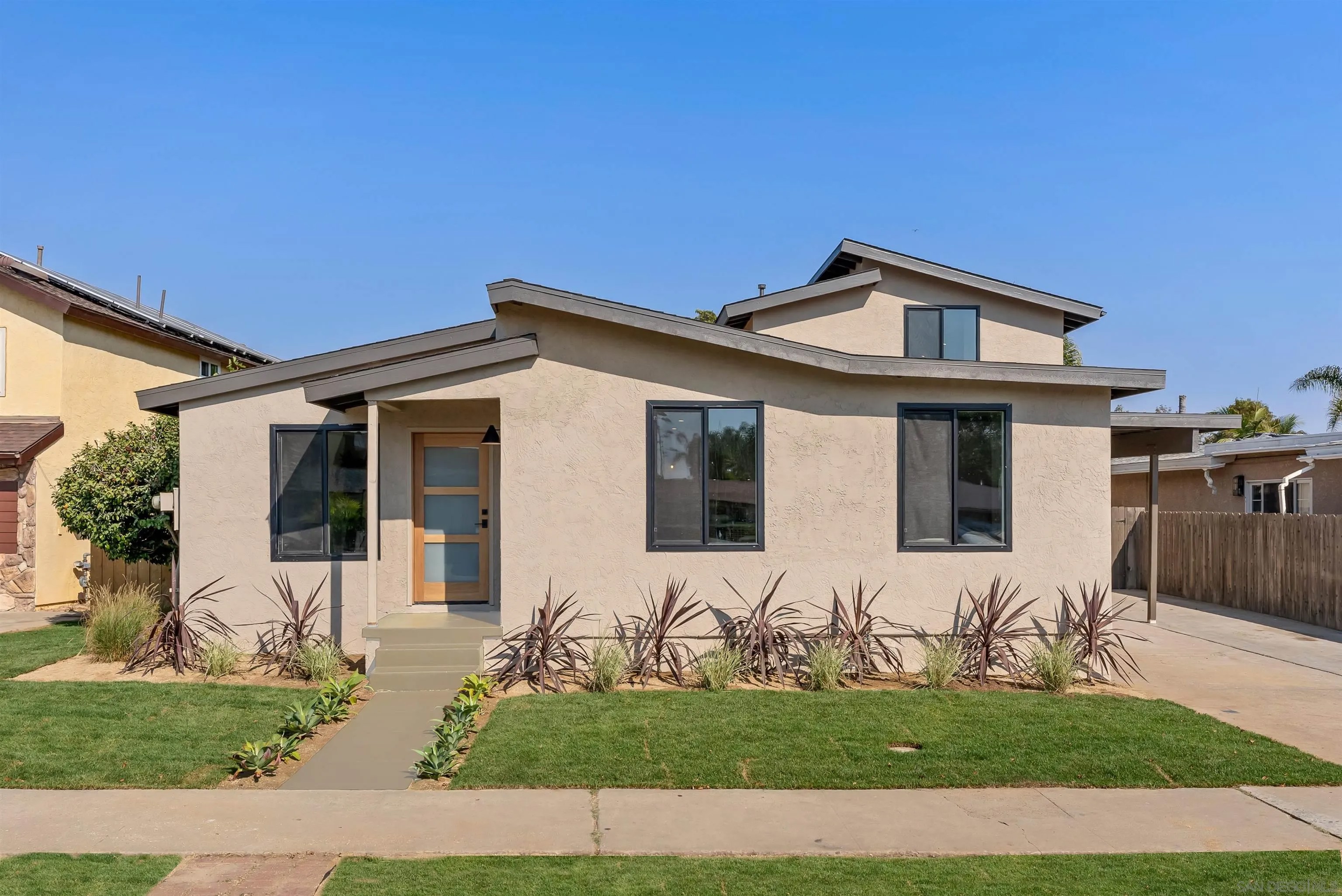 4543 Moraga Ave