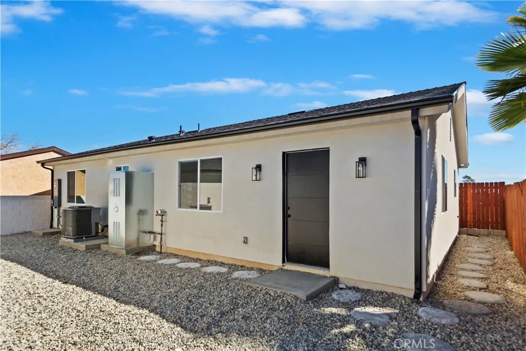 37918 Palm Vista