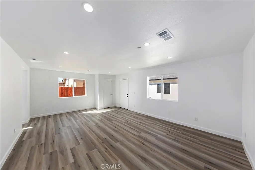 37918 Palm Vista