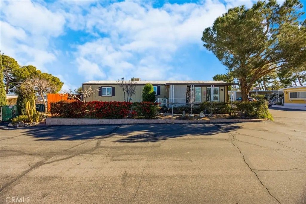 Photo of 11414 Serra Rd #15, Apple Valley, CA 92308 (MLS # IG26013816)