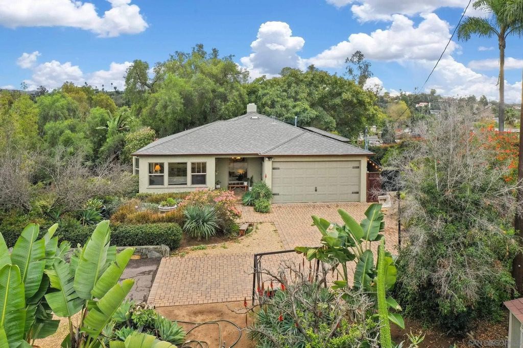 Photo of 1911 Foothill Dr, Vista, CA 92084 (MLS # 250041850)