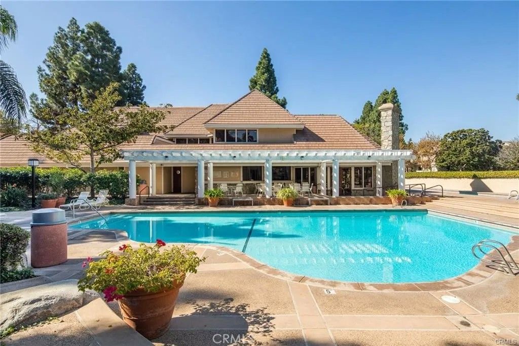 Photo of 2571 Plaza Del Amo #107, Torrance, CA 90503 (MLS # PV26071652)