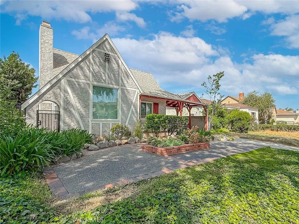 Photo of 1817 Elm Street, Alhambra, CA 91803 (MLS # SR26065273)