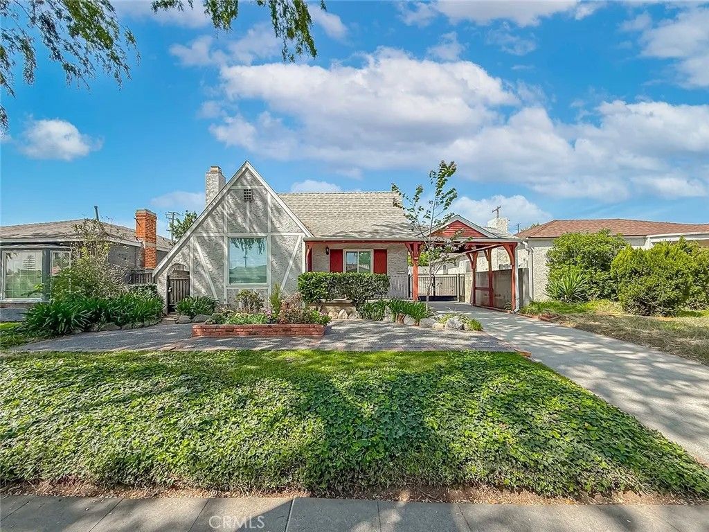 Photo of 1817 Elm Street, Alhambra, CA 91803 (MLS # SR26065273)