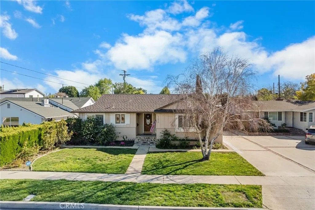 Photo of 23032 Mobile St, West Hills, CA 91307 (MLS # SR26048459)