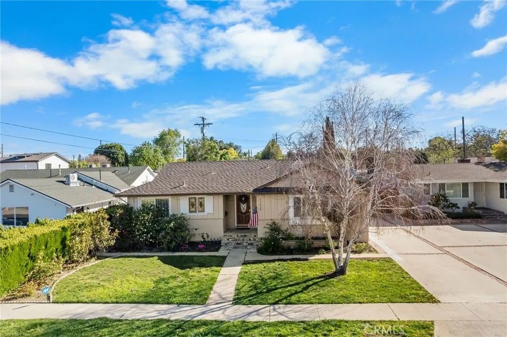 Photo of 23032 Mobile St, West Hills, CA 91307 (MLS # SR26048459)