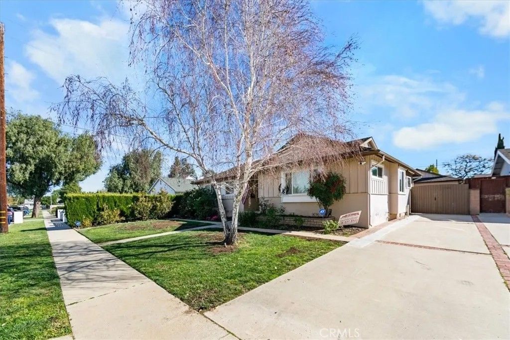 Photo of 23032 Mobile St, West Hills, CA 91307 (MLS # SR26048459)