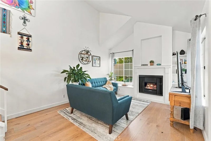 21143 River Glen