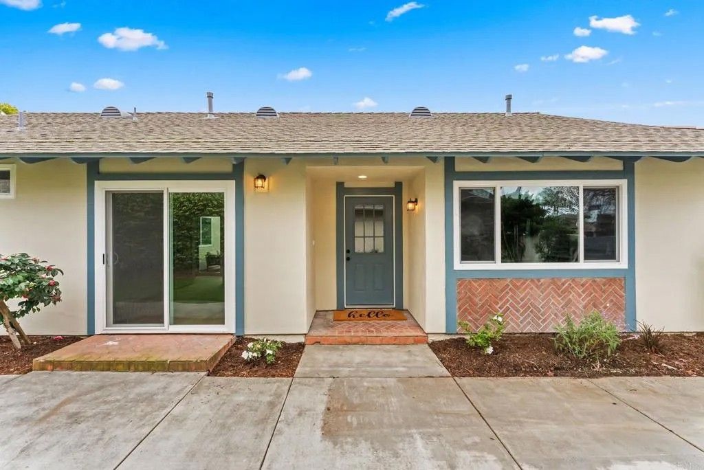 Photo of 2043 Rue De La Montagne, Oceanside, CA 92054 (MLS # NDP2600263)