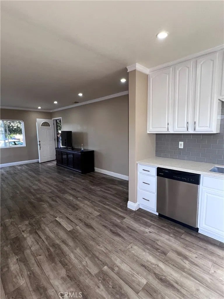 2064 Lomita Park Place
