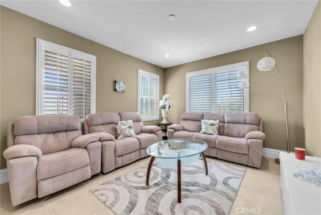 3401 W Lincoln Way