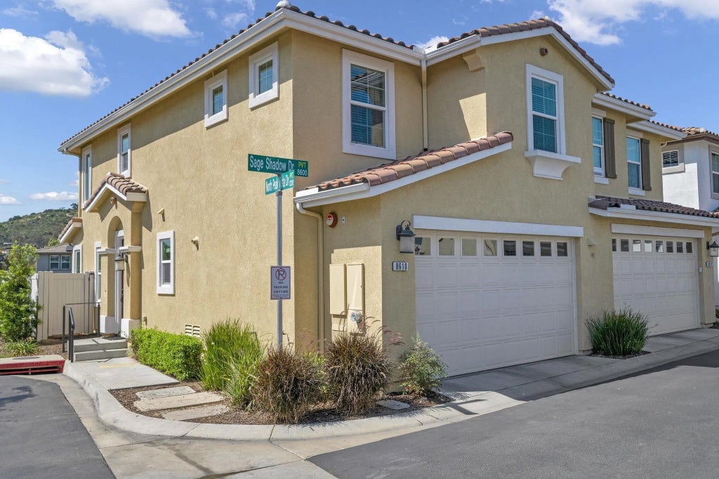 Photo of 8610 Sage Shadow Dr, Lakeside, CA 92040 (MLS # 260013448)
