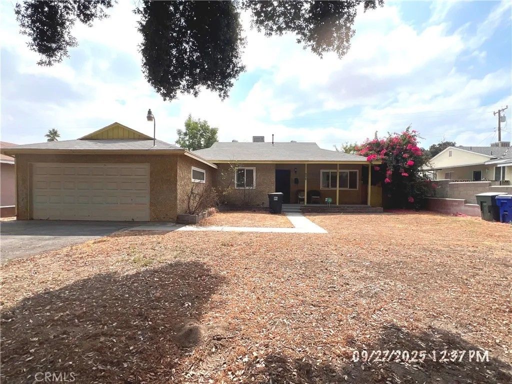 Photo of 1541 W 16th St, San Bernardino, CA 92411 (MLS # IV26033751)