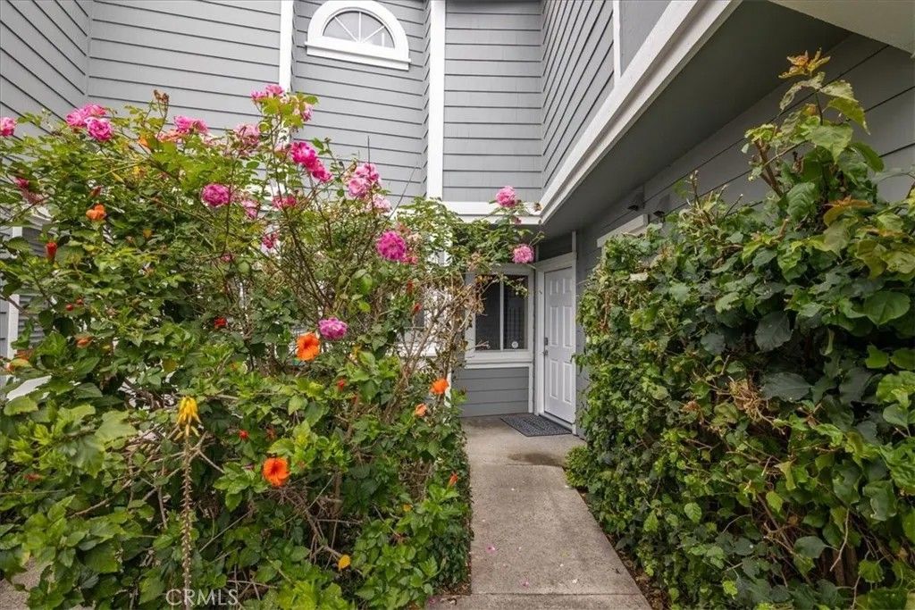 Photo of 121 Santa Rosa Ct, Laguna Beach, CA 92651 (MLS # LG26096827)