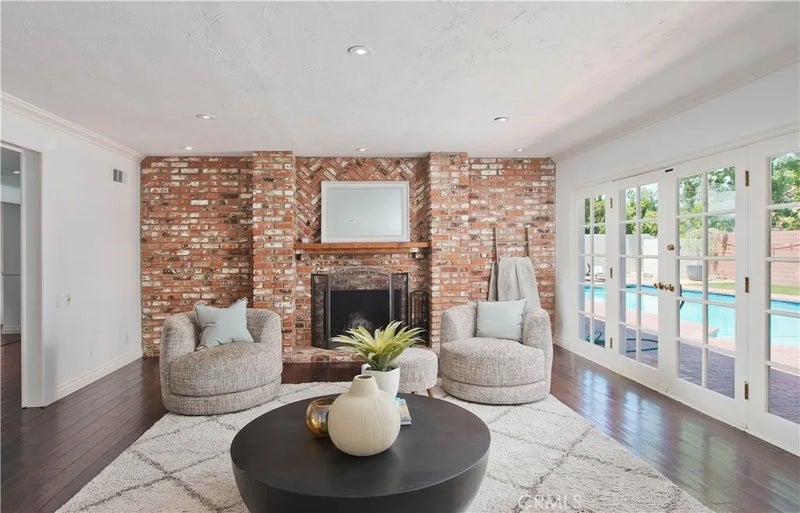 18056 Lake Encino