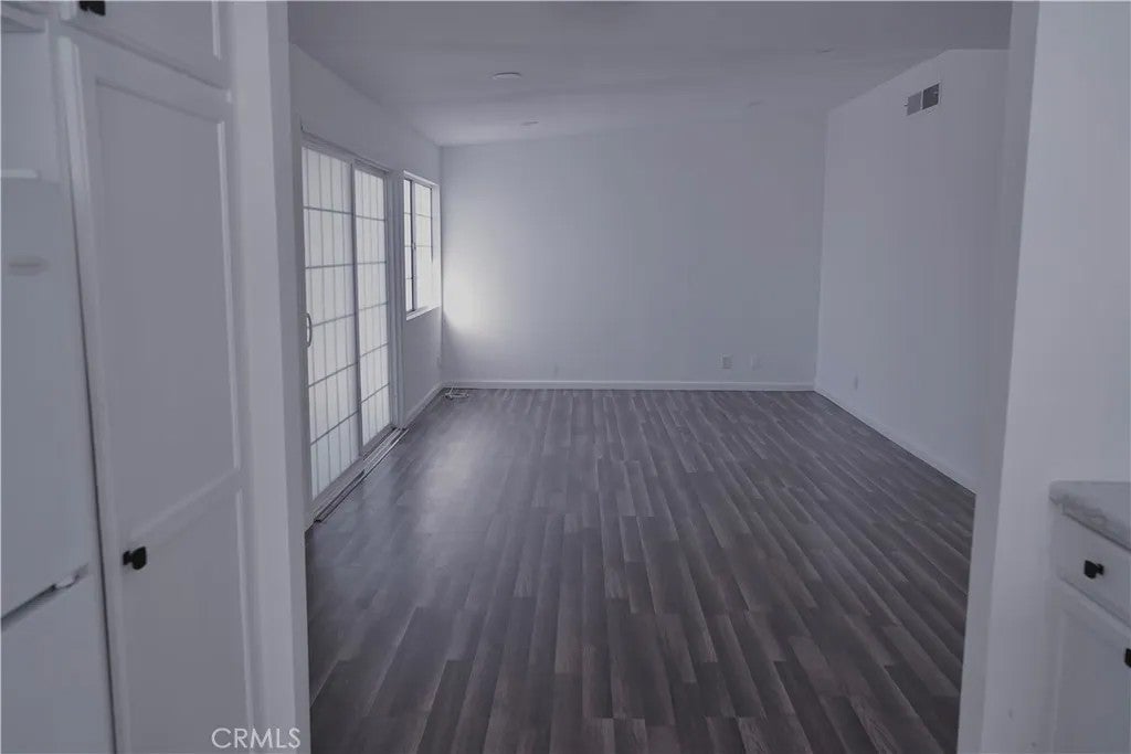 755 W Holguin
