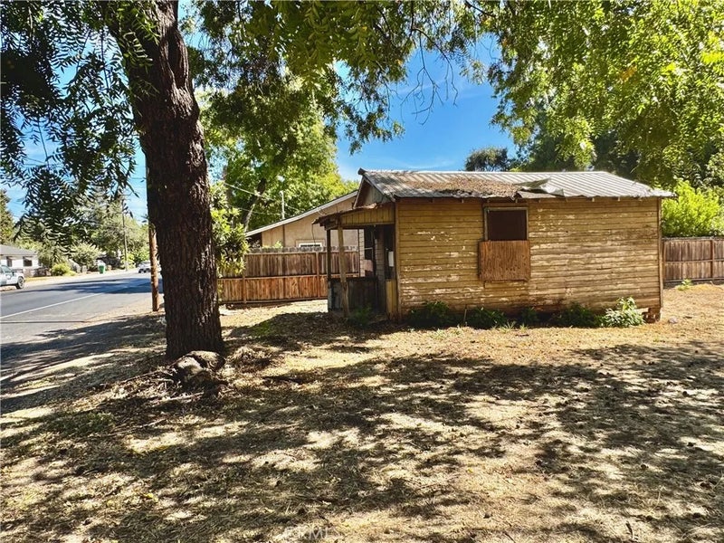 1259 9th East