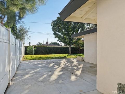 Tiny photo for 1098 Syracuse Dr, Claremont, CA 91711 (MLS # DW25272708)
